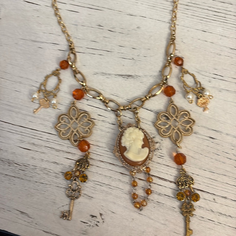 Vintage Gold Tone Cameo Necklace